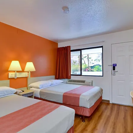 Motel 6-Palm Springs, Ca - East - Palm Canyon-2