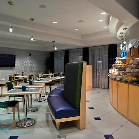 Holiday Inn Express Hotel & Suites Austin Ne-Hutto By Ihg-3