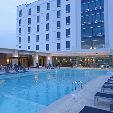 Crowne Plaza Airport By Ihg-2