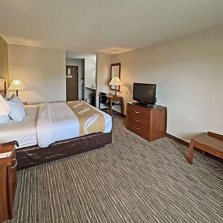Quality Inn Mitchell I-90-3