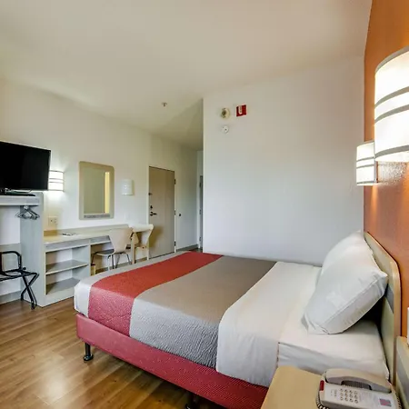 Motel 6-Brampton, On - Toronto-3