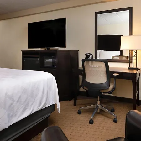 Holiday Inn And Suites Charleston West By Ihg-2