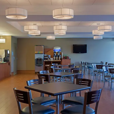 Holiday Inn Express Hotel & Suites Saint - Hyacinthe By Ihg-3