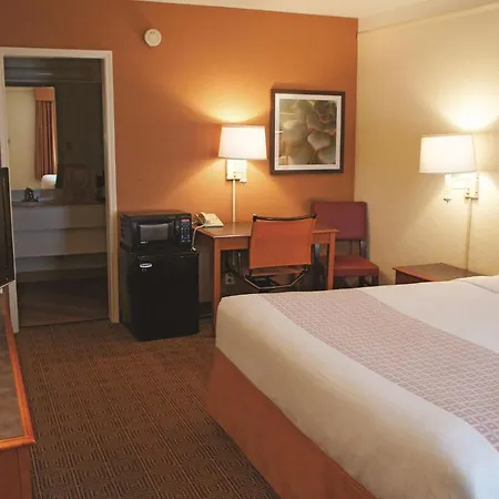 Red Roof Inn San Antonio - South Park-2