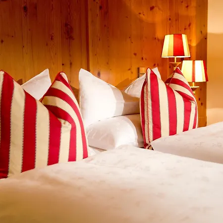 Hotel Alpin Spa Tuxerhof-3