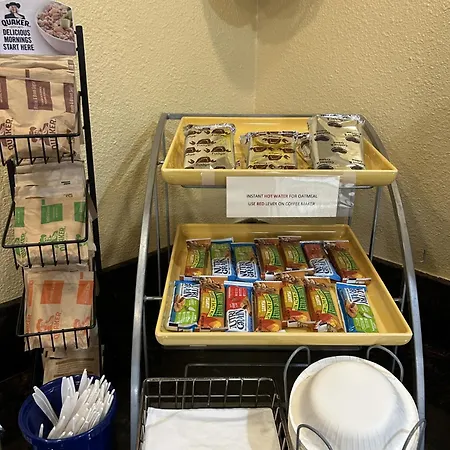 Days Inn By Wyndham Turlock-2