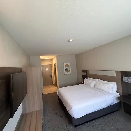Holiday Inn Express - Wichita North - Park City By Ihg-3