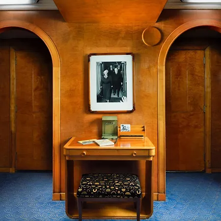 The Queen Mary-3