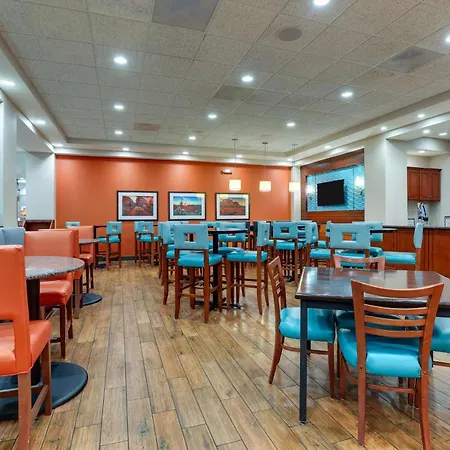 Drury Inn & Suites Phoenix Chandler Fashion Center-3