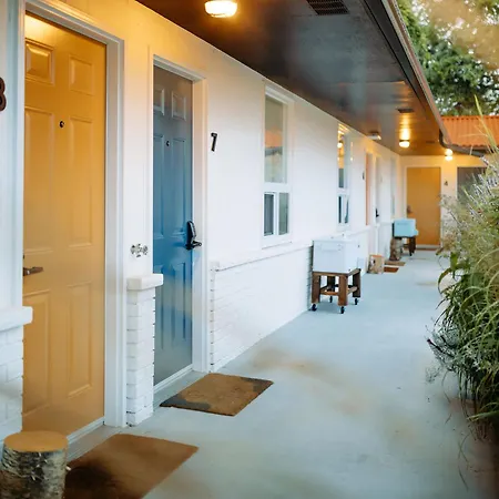 Penny'S Motel-3