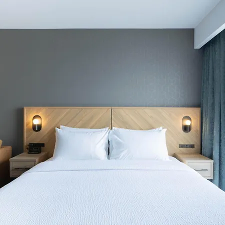 Sandman Signature Dartmouth Hotel & Suites-3