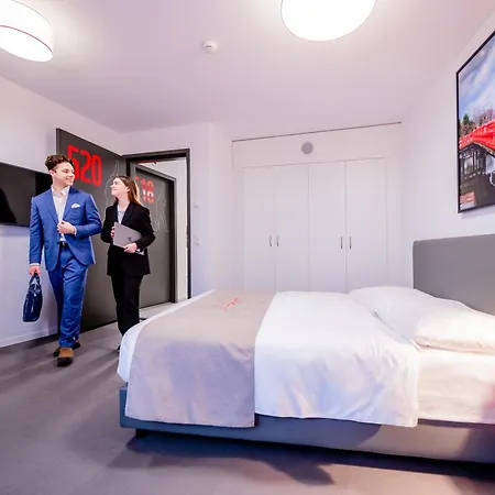 "The Freddie Mercury" Hotel-2
