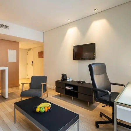 B-Aparthotel Grand Place-3
