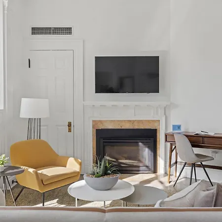 Placemakr Dupont Circle-2