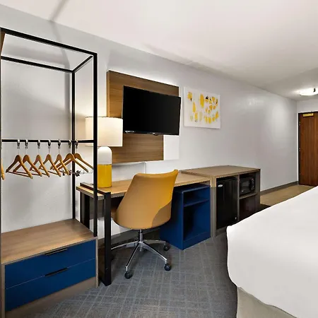 Comfort Inn & Suites Fremont-3