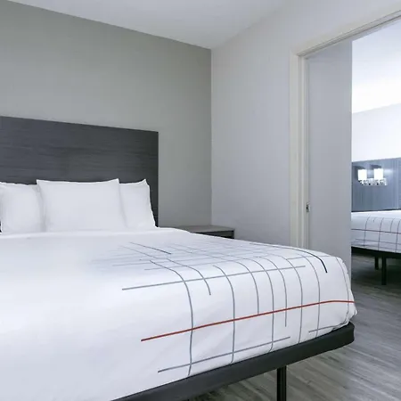 La Quinta Inn By Wyndham Dallas Uptown-2
