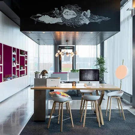 Moxy Aberdeen Airport-3