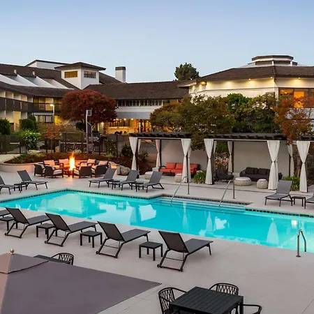 Hilton Garden Inn Monterey-3
