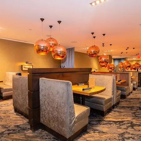 Sandman Signature Edmonton Downtown Hotel-3