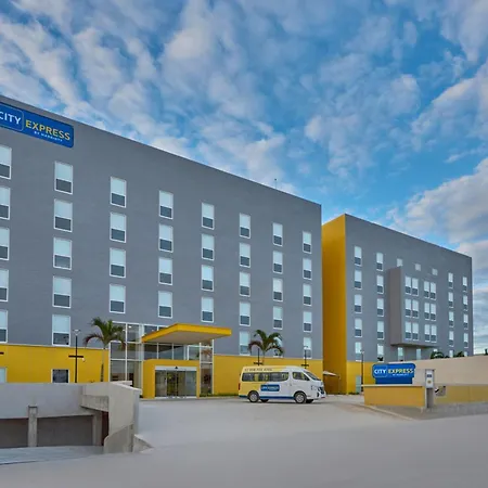 City Express By Marriott Cancun Aeropuerto-3