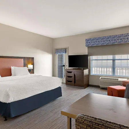 Hampton Inn & Suites Petoskey-3