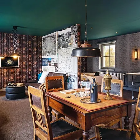 Weltraumbahnhof Rautenkranz - Steampunk Hotel-3