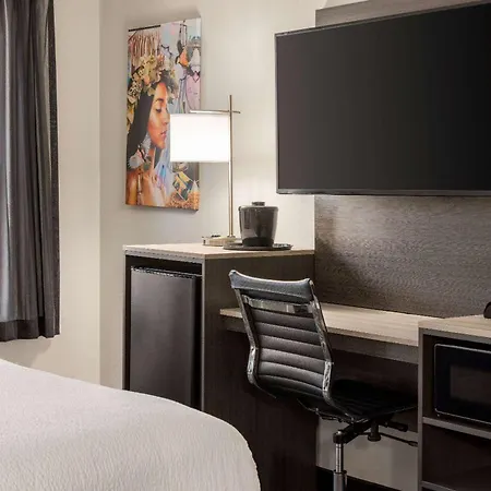 La Quinta Inn & Suites By Wyndham Lake George-2