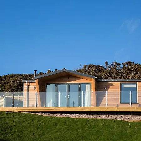 Sauchope Links Holiday Lodge And Glamping Park-3