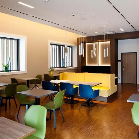 Hampton By Hilton Munich City Center East-3