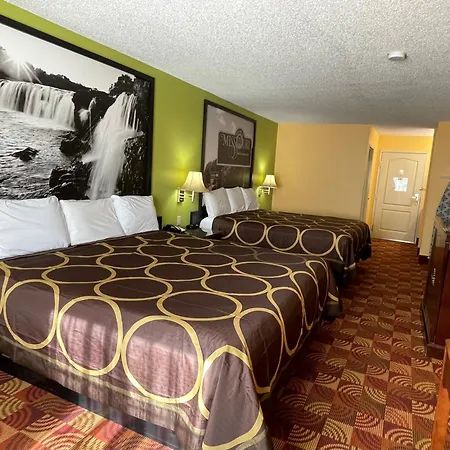 Super 8 By Wyndham Lake Of The Ozarks-3