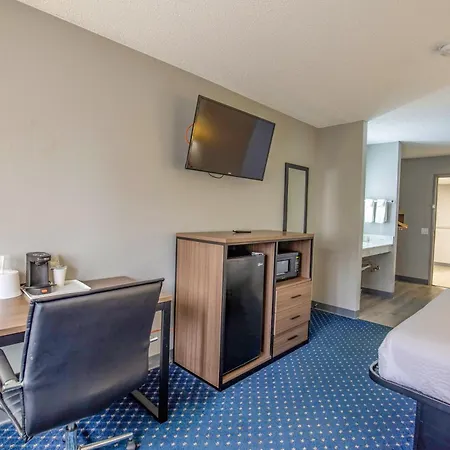 Super 8 By Wyndham Rockford I-90 Casino District-3