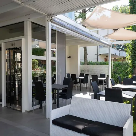 Hotel Smart Cervia B&B-2