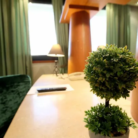 Hr Hotel-2