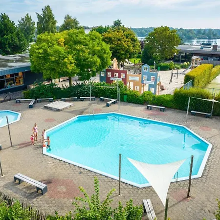 Landal Marina Resort Well-2