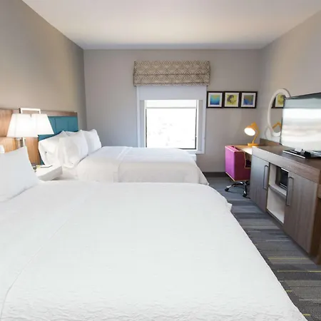 Hampton Inn Mustang-3