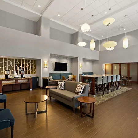 Hampton Inn & Suites Poughkeepsie-3