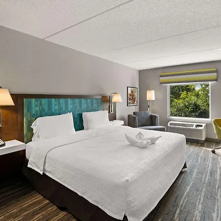 Hampton Inn & Suites Poughkeepsie-2