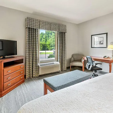 Hampton Inn & Suites Mystic-2