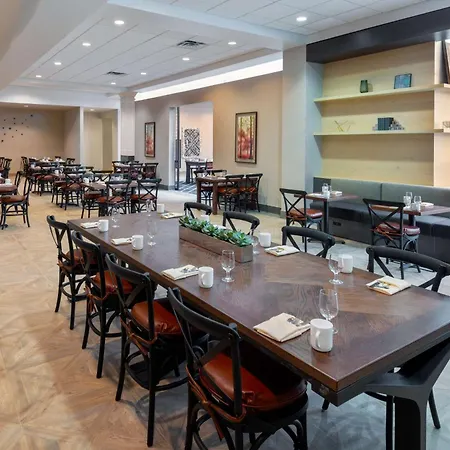Hilton Charlotte Airport Hotel-2