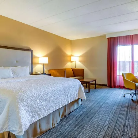 Hampton Inn Boston-Norwood-2