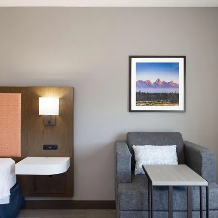 Newly Renovated-Hampton Inn & Suites Casper-3