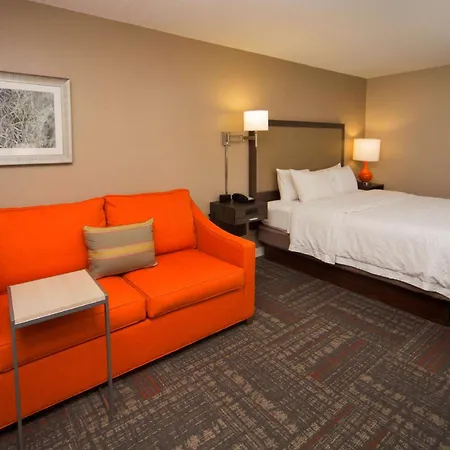 Hampton Inn & Suites Valdosta/Conference Center-2
