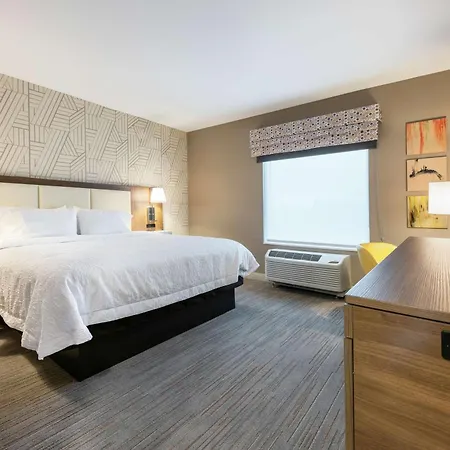 Hampton Inn & Suites Charlottetown-2