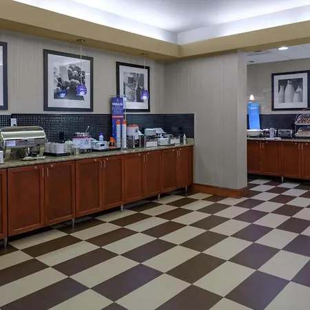 Hampton Inn Woodbridge-2