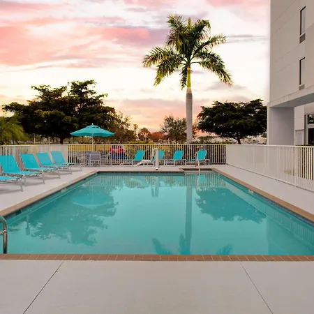 Hampton Inn & Suites Sarasota / Bradenton - Airport-2