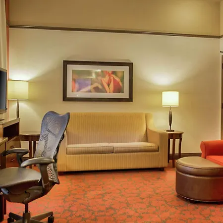 Hilton Garden Inn Milwaukee Downtown-3