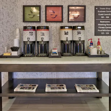 Hampton Inn & Suites Albuquerque Airport-2