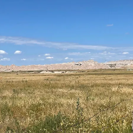 Badlands Hotel & Campground-2
