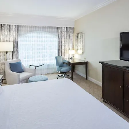 Hampton Inn & Suites South Park At Phillips Place-2