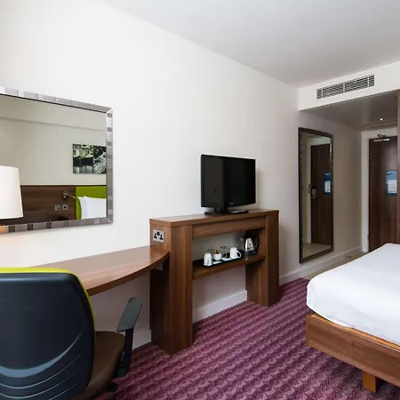 Hampton By Hilton Birmingham Jewellery Quarter-2
